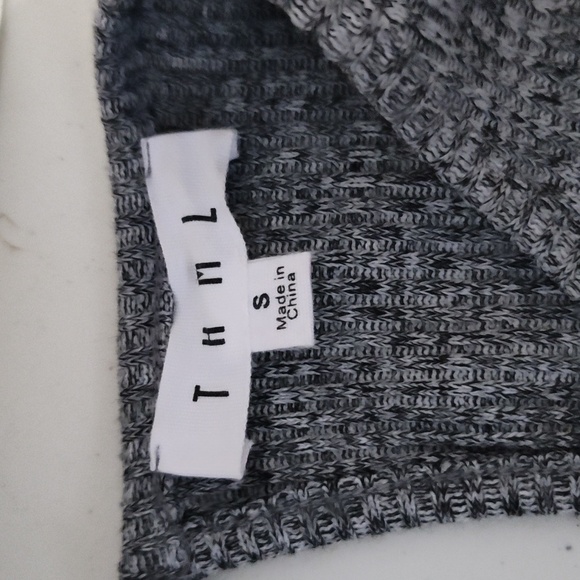 THML Long Sleeve Gray Boho Blouse polka dot stripe Bell sleeves size small - Picture 5 of 7